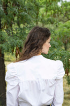 Blouse Martina Blanc aura de la silhouette tient dans le détail de nos chemises femme