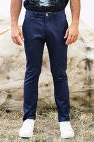 Pantalon Diplomatico Bleu Marine coupe aisée et facile à porter, indispensable à la garde-robe masculine